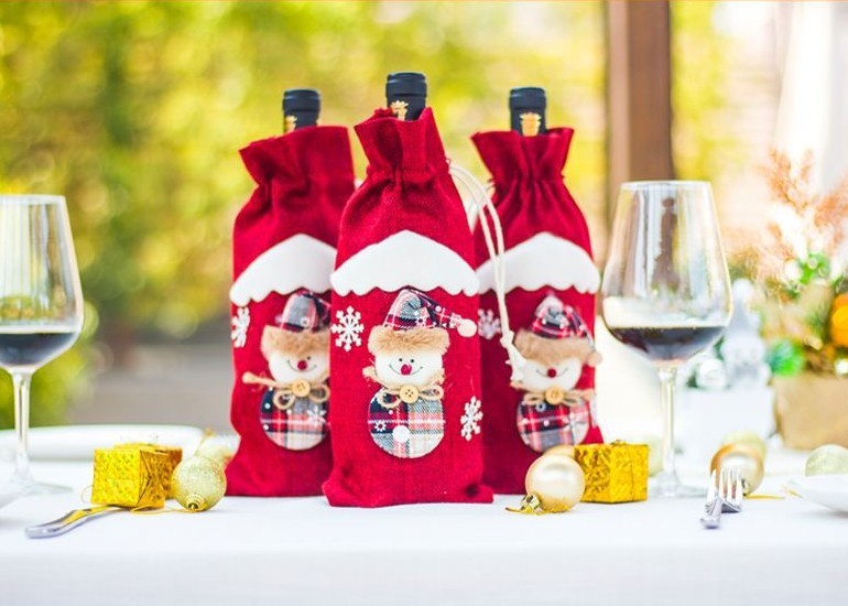 Christmas Wine Bottle Cover – Gnome or Santa Hat Decoration | Festive Holiday Table Décor, Gift Wrap Bag for Wine or Champagne