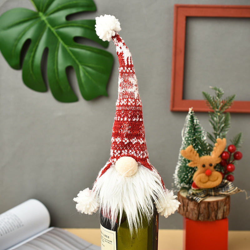 Christmas Wine Bottle Cover – Gnome or Santa Hat Decoration | Festive Holiday Table Décor, Gift Wrap Bag for Wine or Champagne
